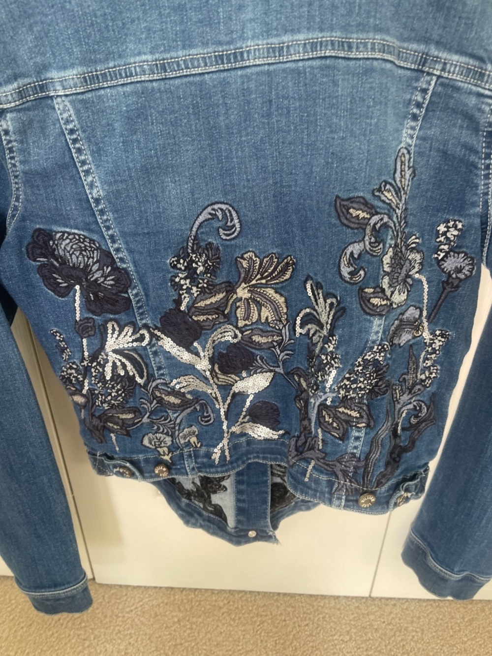 William Rast Embroidered Jean Jacket Small - Picture 3 of 8
